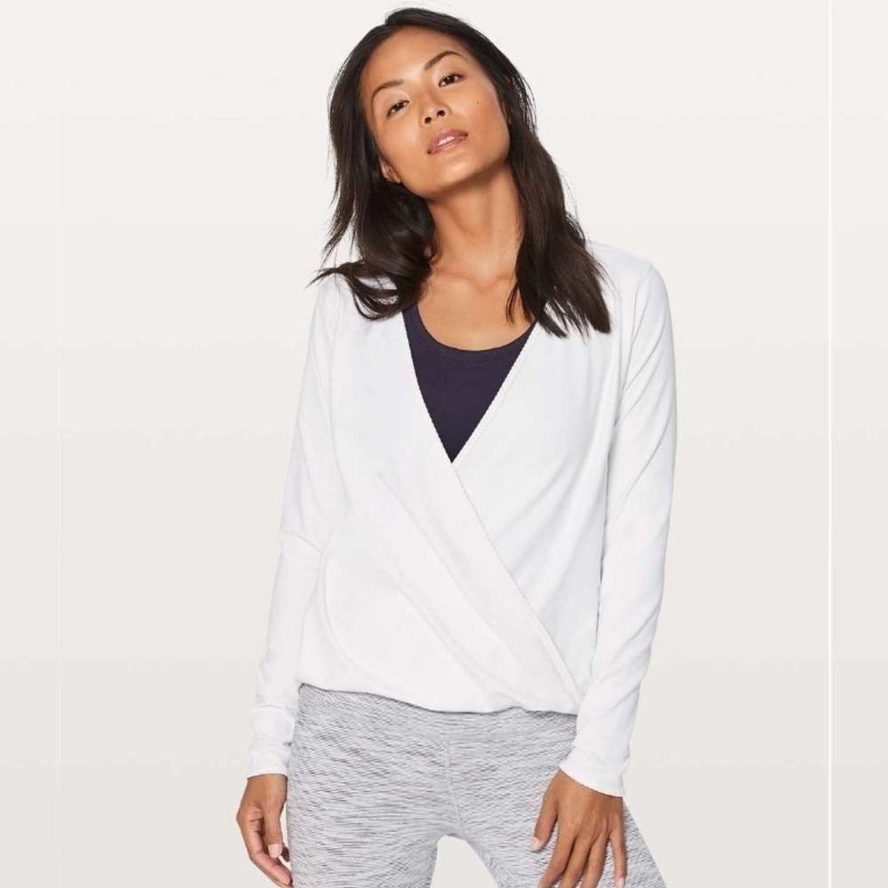 Lululemon Full Freedom Long Sleeve White Nulu Wrap Front Yoga Top Size 8 W3BBBS